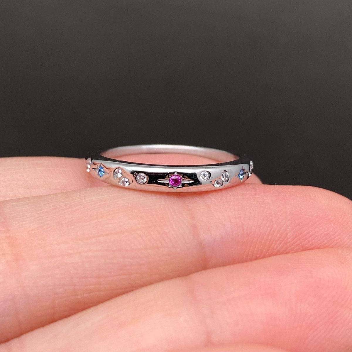 
                  
                    Colored Zircons Inlaid Star Ring
                  
                
