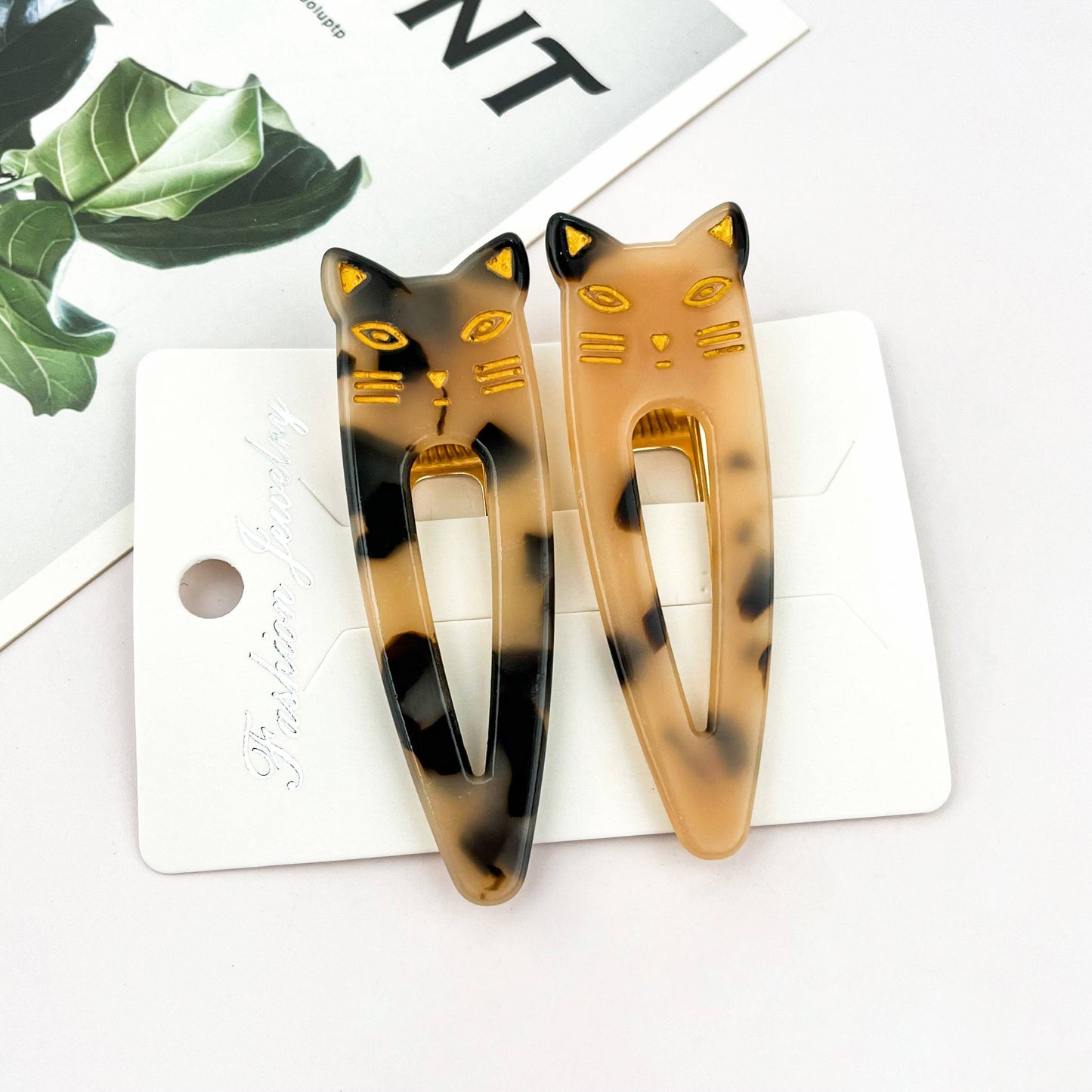 
                  
                    Cat Alligator Hair Clips
                  
                