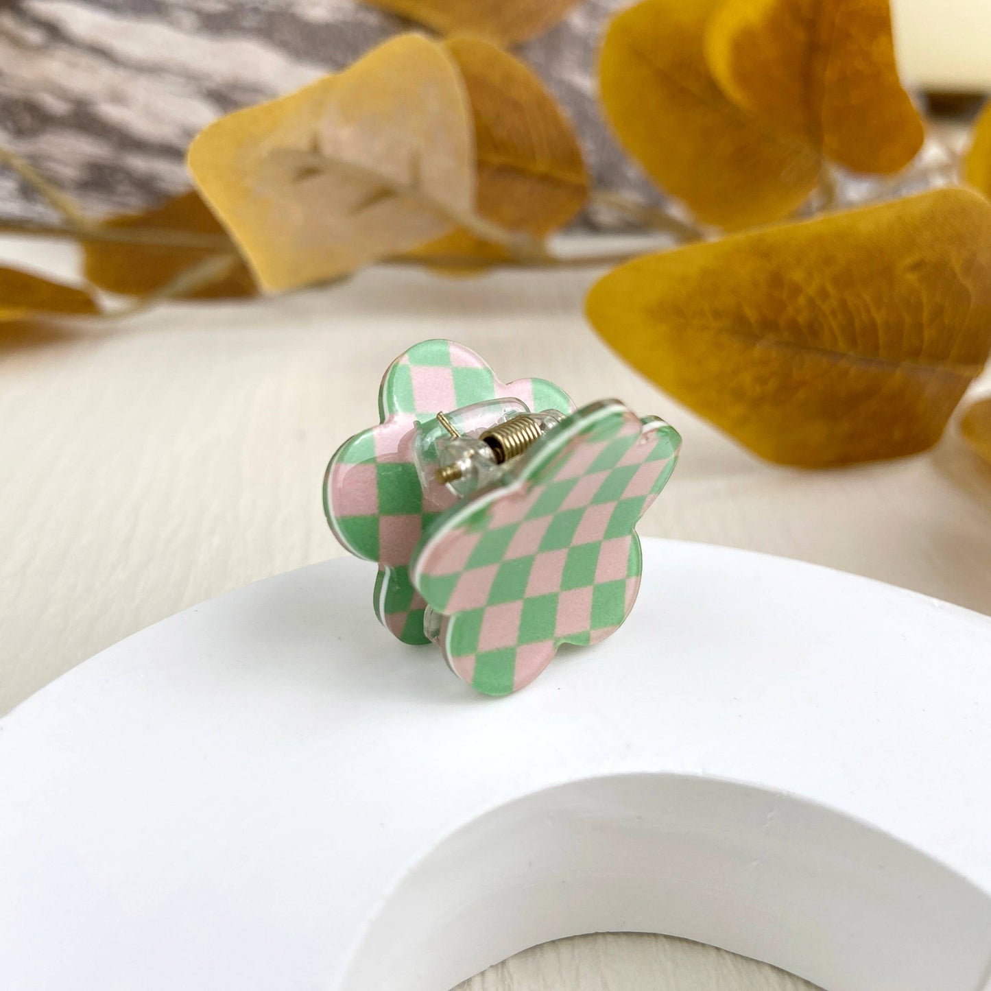 
                  
                    Mini Checkered Flower Hair Claw
                  
                