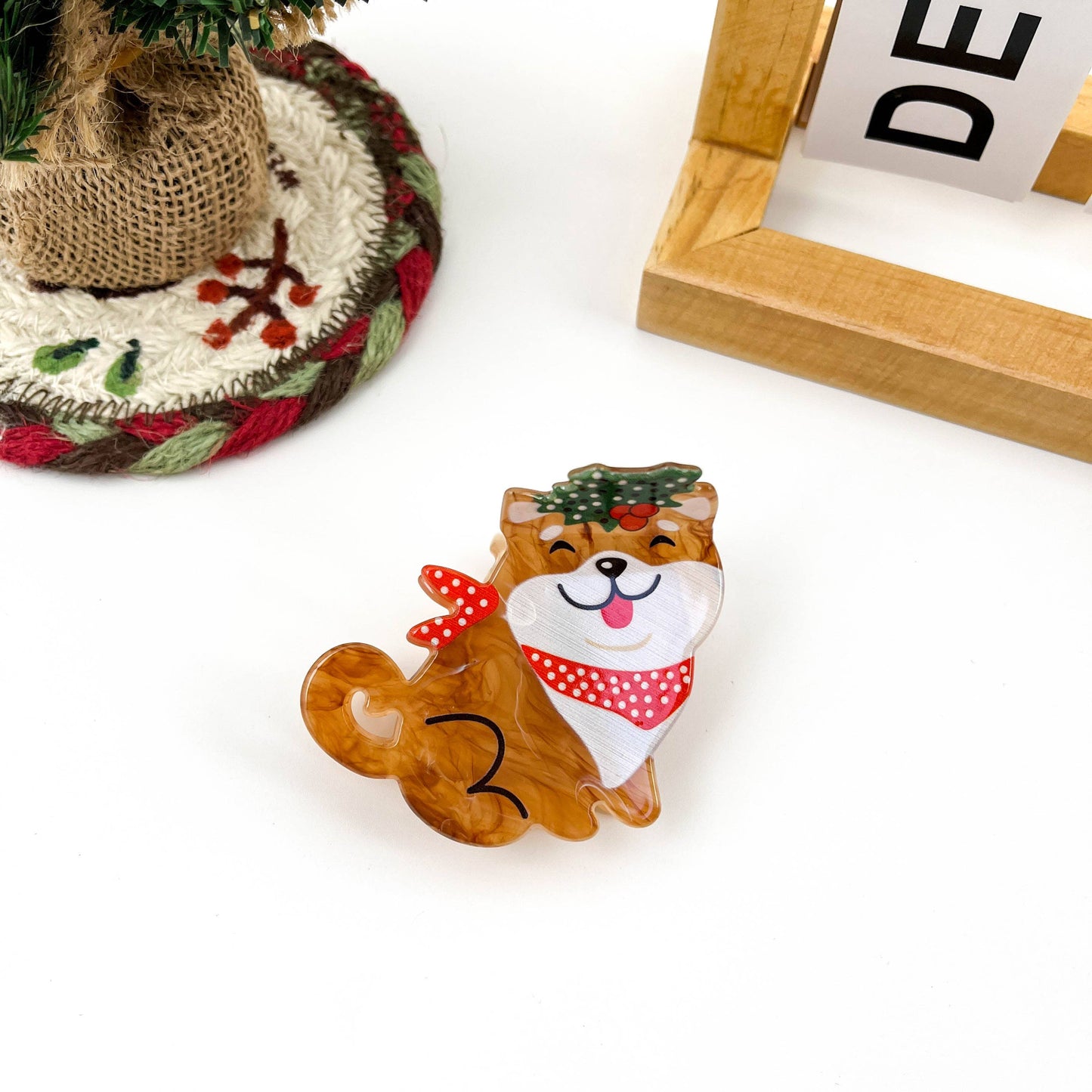 
                  
                    Winter Scarf Animals Hair Claws
                  
                