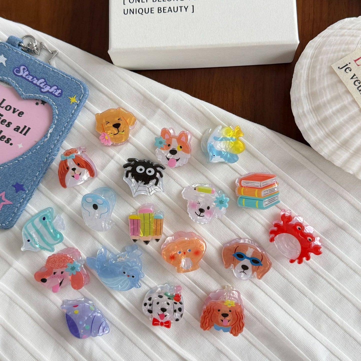 
                  
                    Mini Characters Mini Hair Claws
                  
                