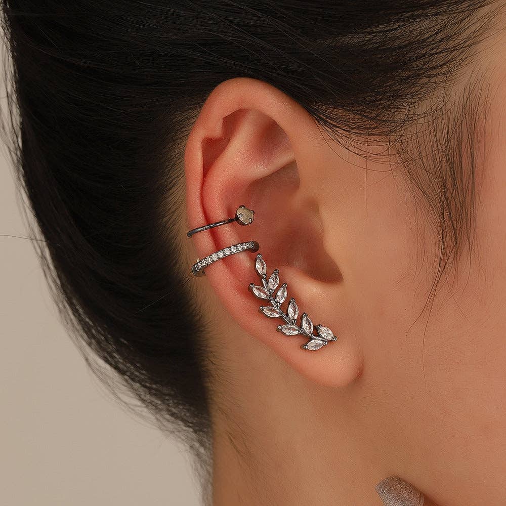 
                  
                    New Geometric Star Shape Ear Clips with Pearl and Zirconia
                  
                