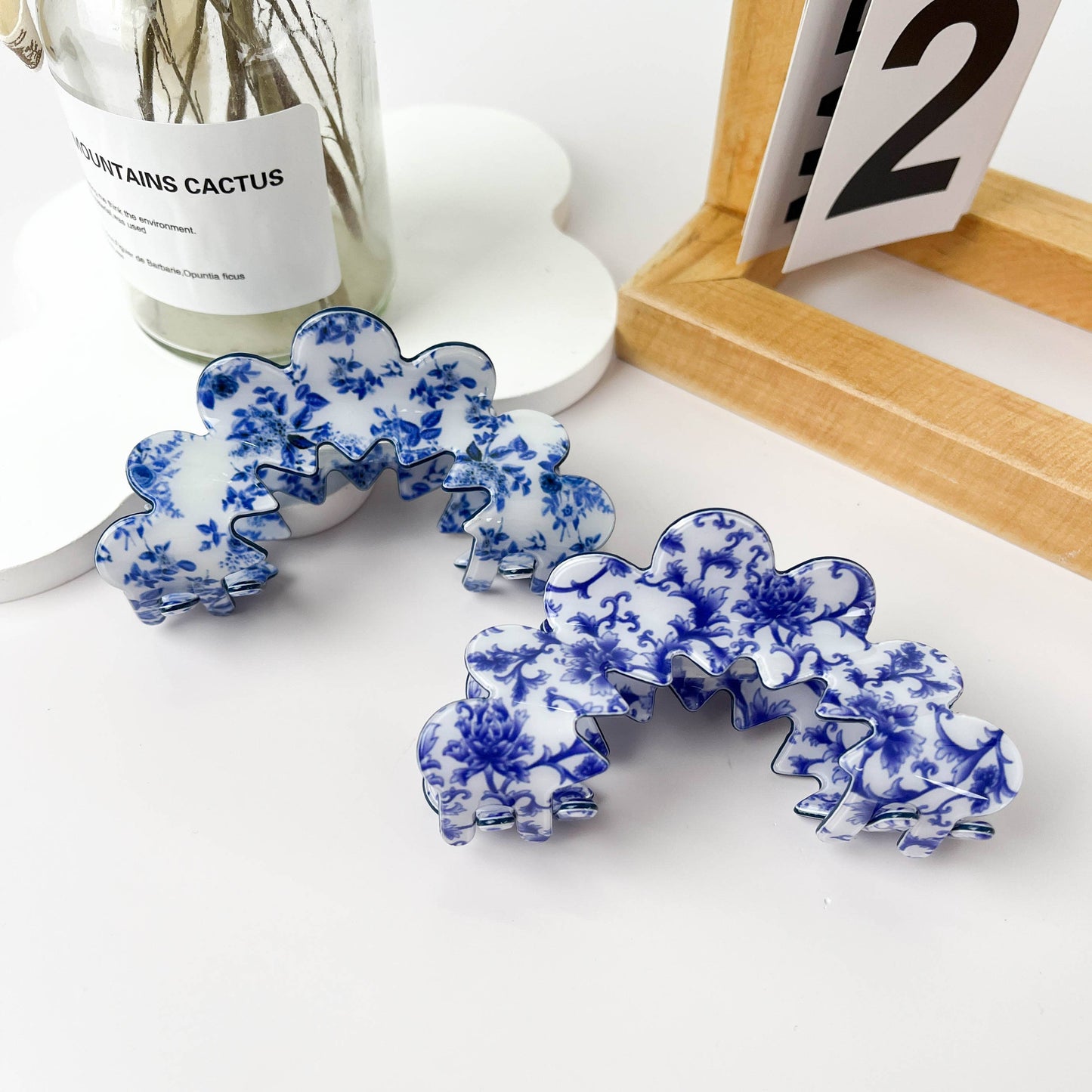 
                  
                    Scalloped Toile Hair Claw No. 2
                  
                