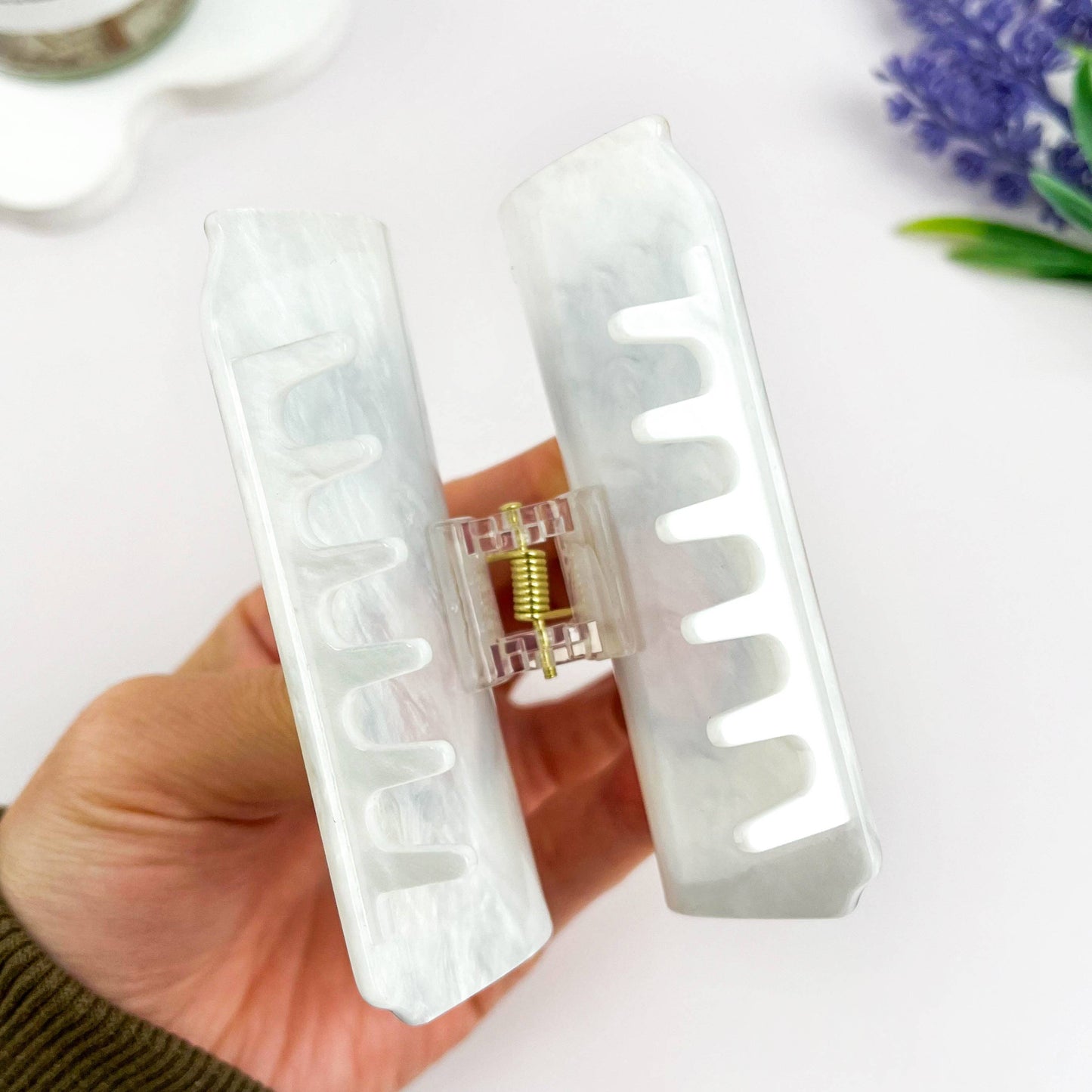 
                  
                    Light Beer Can Hair Claw
                  
                