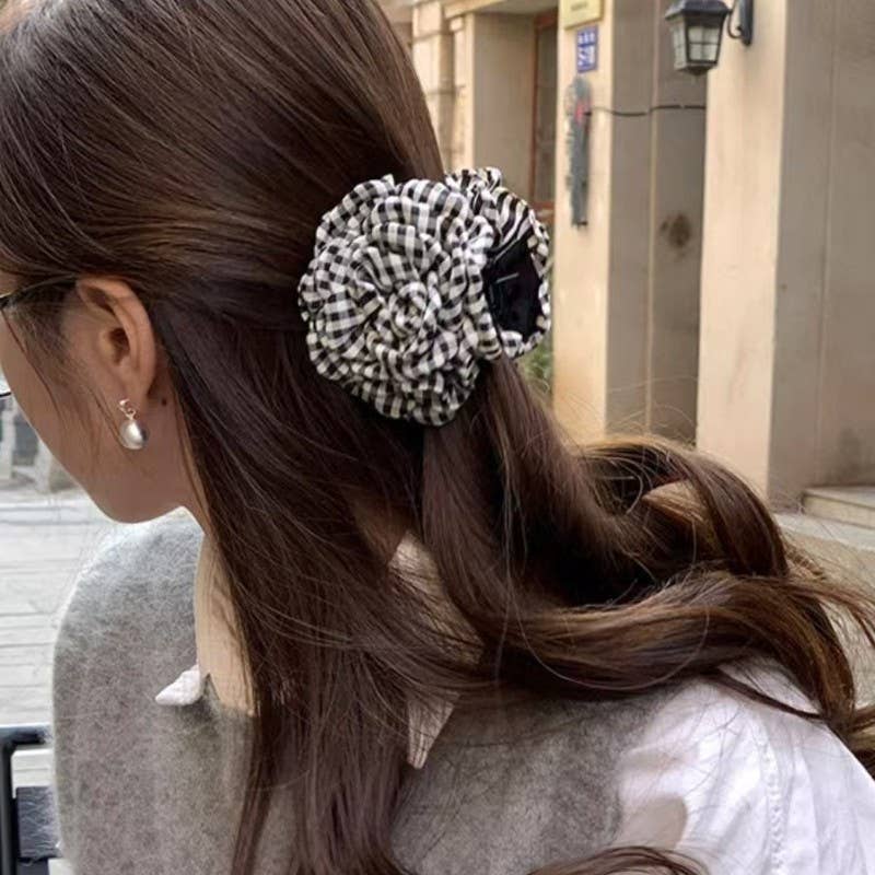 
                  
                    Gingham Flowers Fabric Hair Claws
                  
                