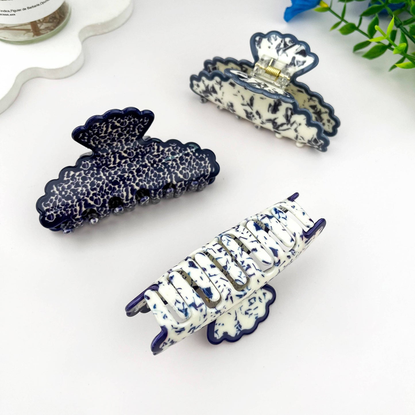 
                  
                    Terrazzo in Blue Scalloped Hair Claw
                  
                