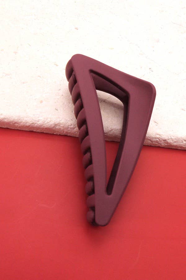
                  
                    Matte Triangle Hair Claw
                  
                