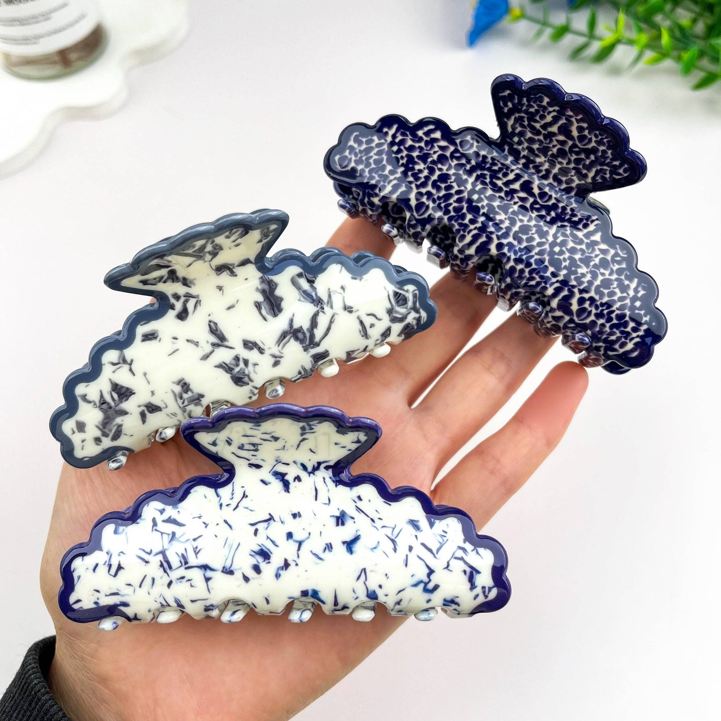 
                  
                    Terrazzo in Blue Scalloped Hair Claw
                  
                