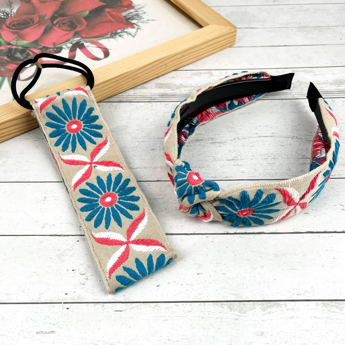 
                  
                    Embroidered Coneflower Knotted Headband
                  
                