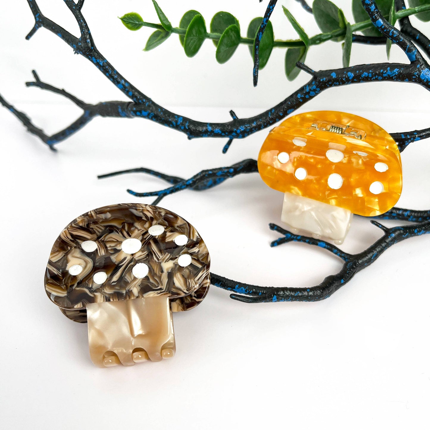 
                  
                    Mushroom Acetate Hair Claw
                  
                