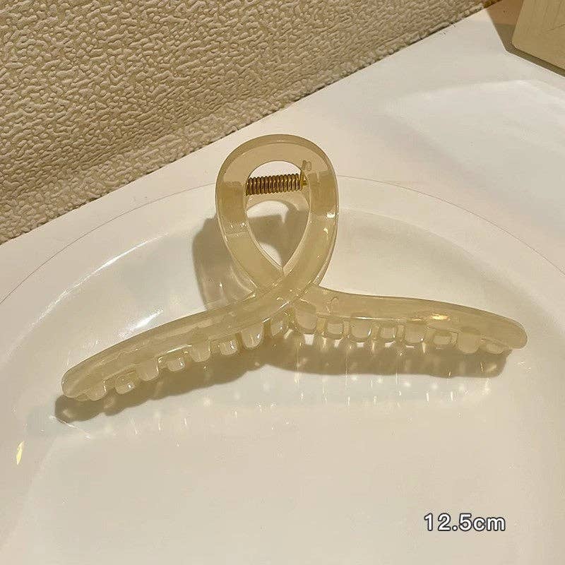 
                  
                    Elegant Loop Hair Claws
                  
                