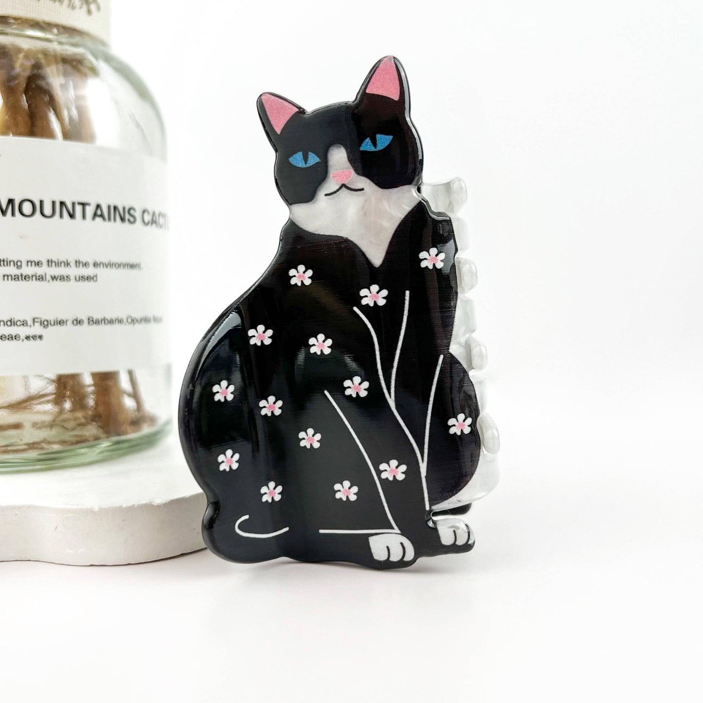 
                  
                    Floral Tuxedo Cat Acrylic Hair Claw
                  
                