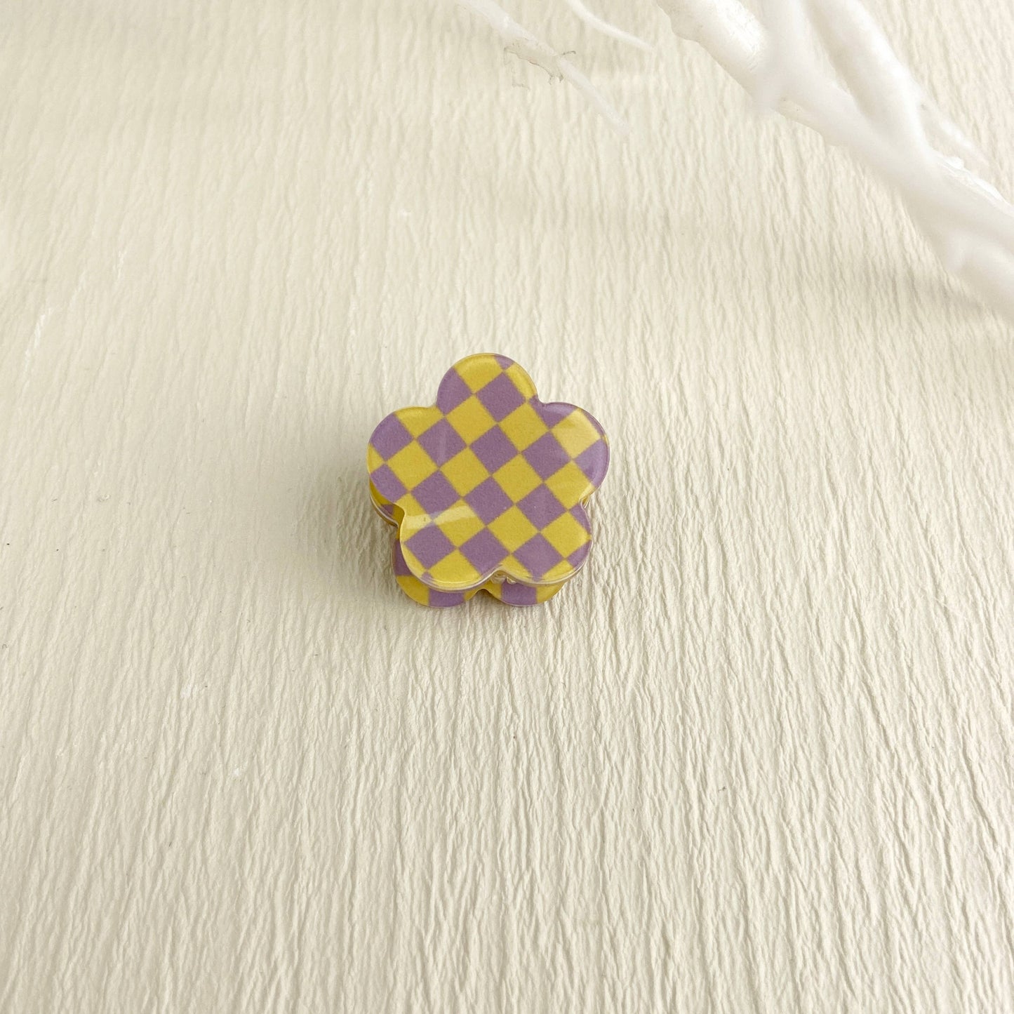 
                  
                    Mini Checkered Flower Hair Claw
                  
                