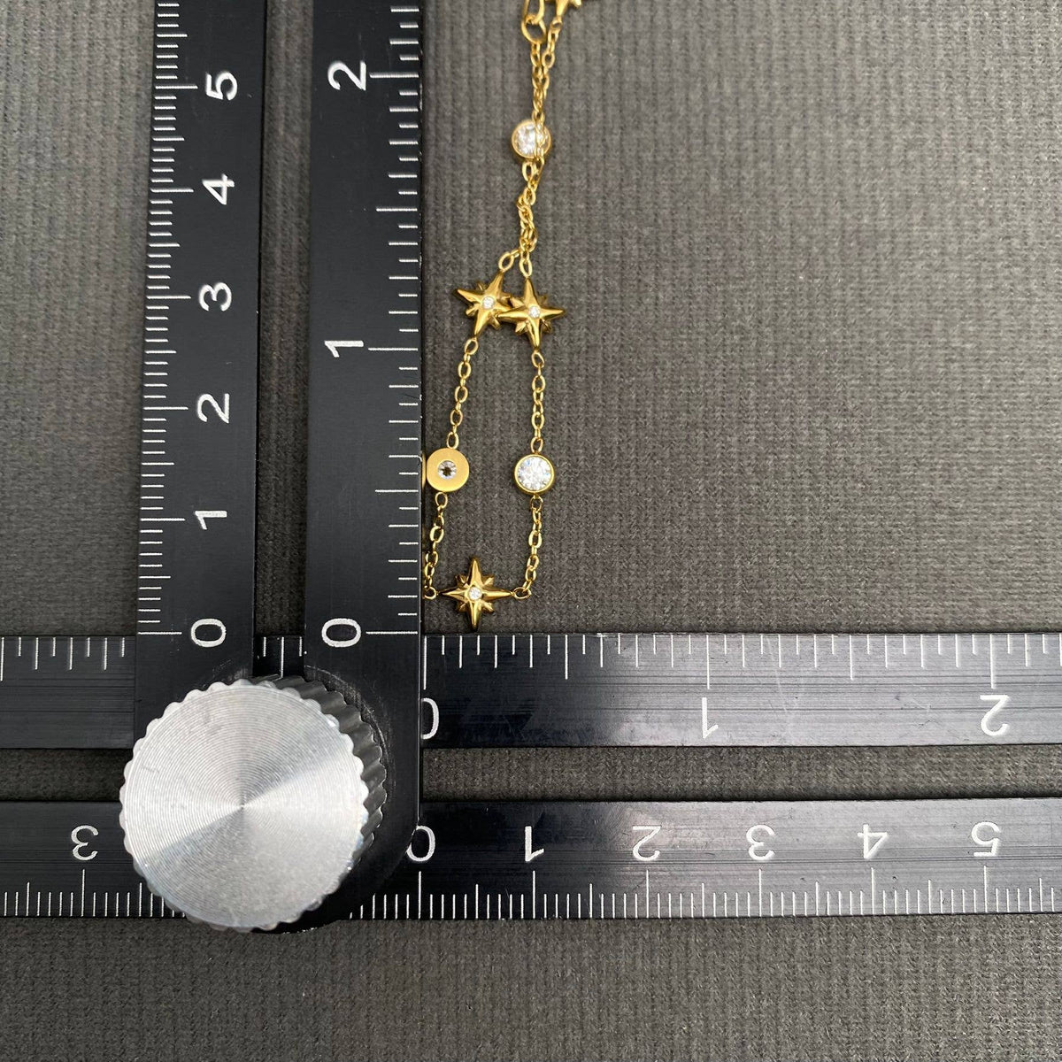 
                  
                    Zircon Inlaid Stars Bracelet
                  
                