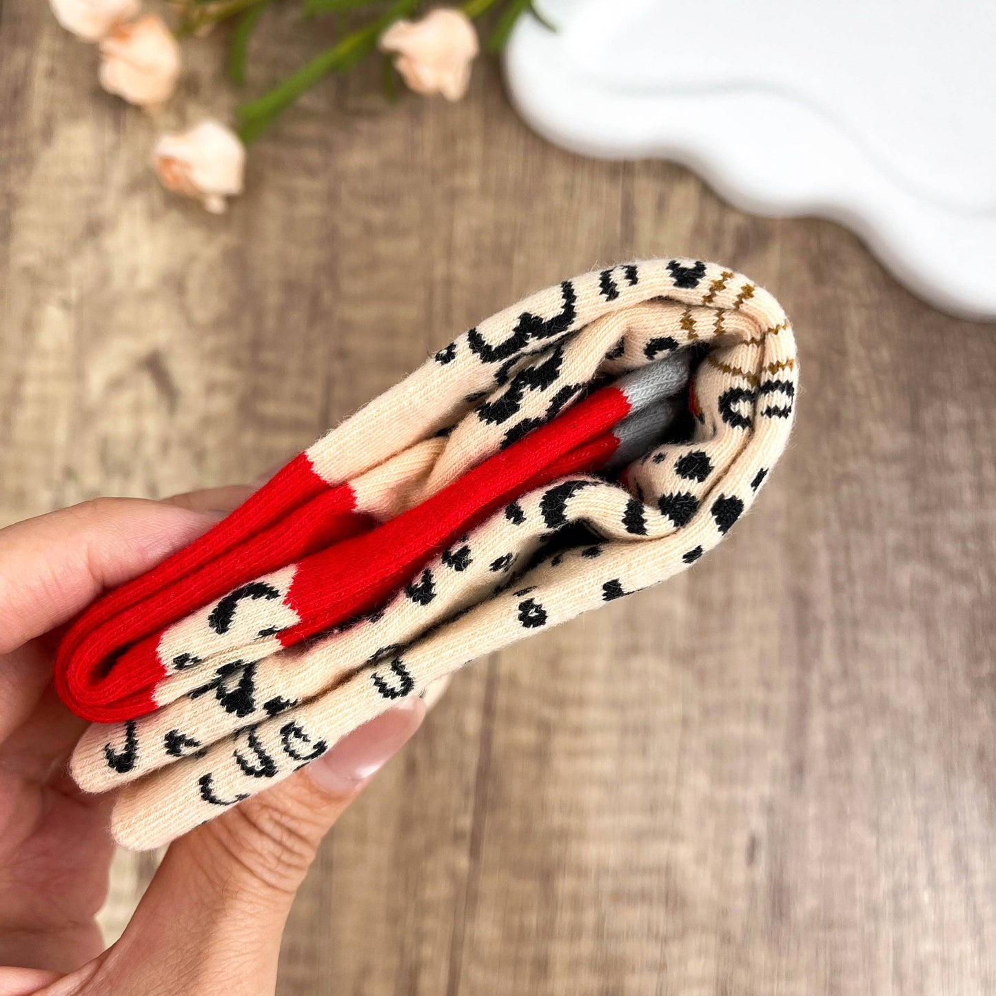 
                  
                    Creative Leopard Print Mid-Calf Socks
                  
                