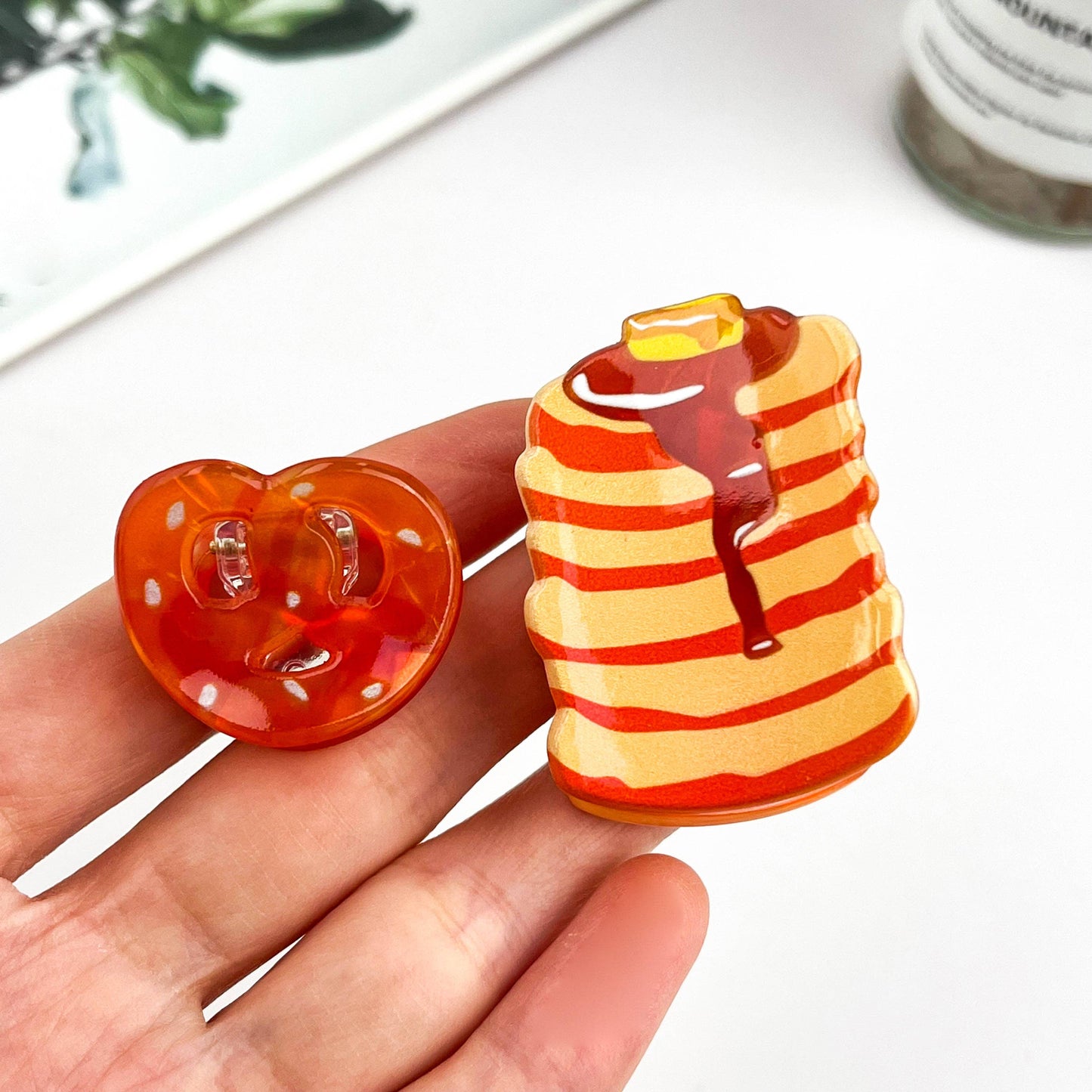 
                  
                    Mini Food: Mini Hair Claws
                  
                