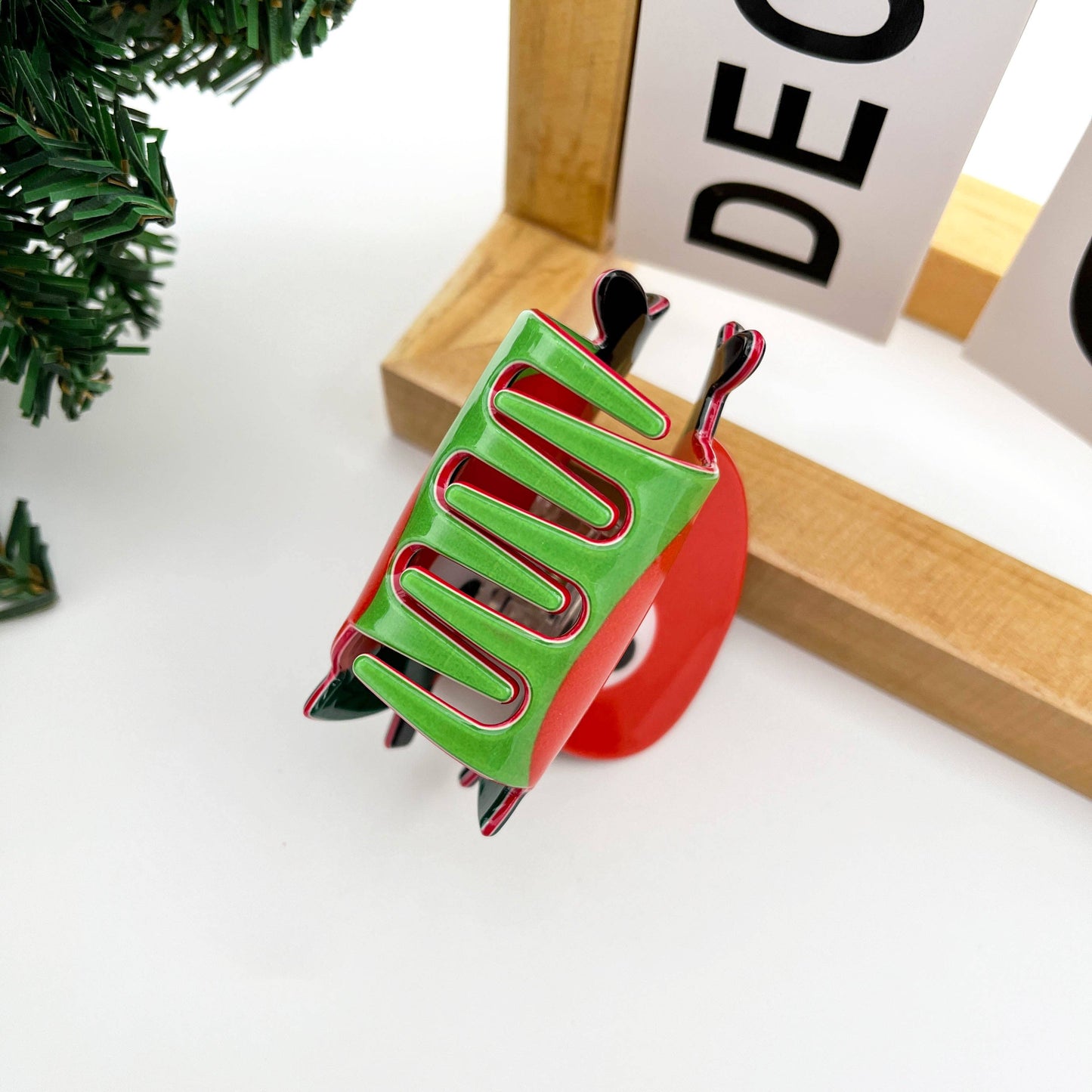 
                  
                    Apple Buddy Acrylic Hair Claw
                  
                