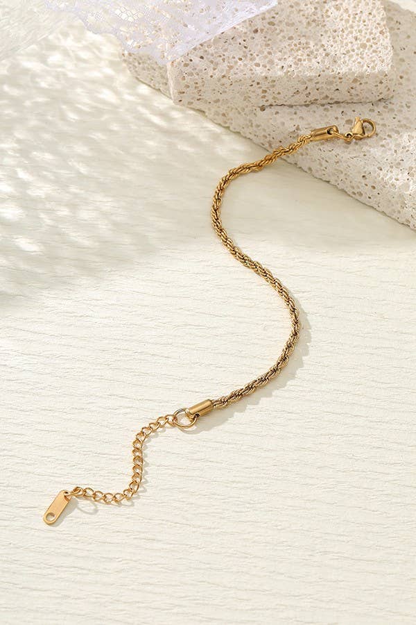 
                  
                    Simple Chains Bracelet
                  
                