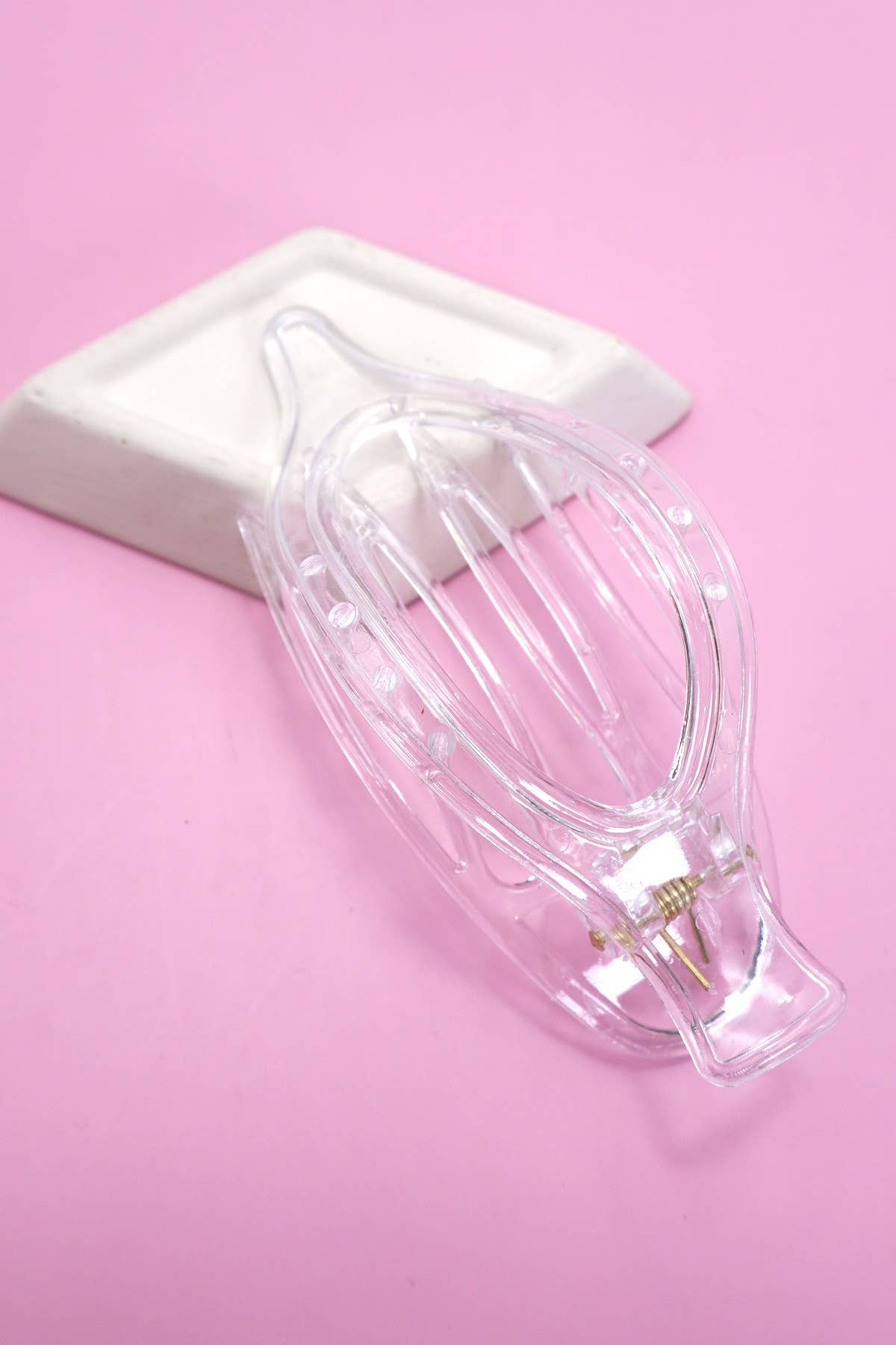 
                  
                    Leaf-Shaped Lay Flat Hair Claw
                  
                