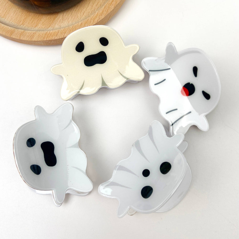 
                  
                    Mattte White Ghost Hair Claw
                  
                