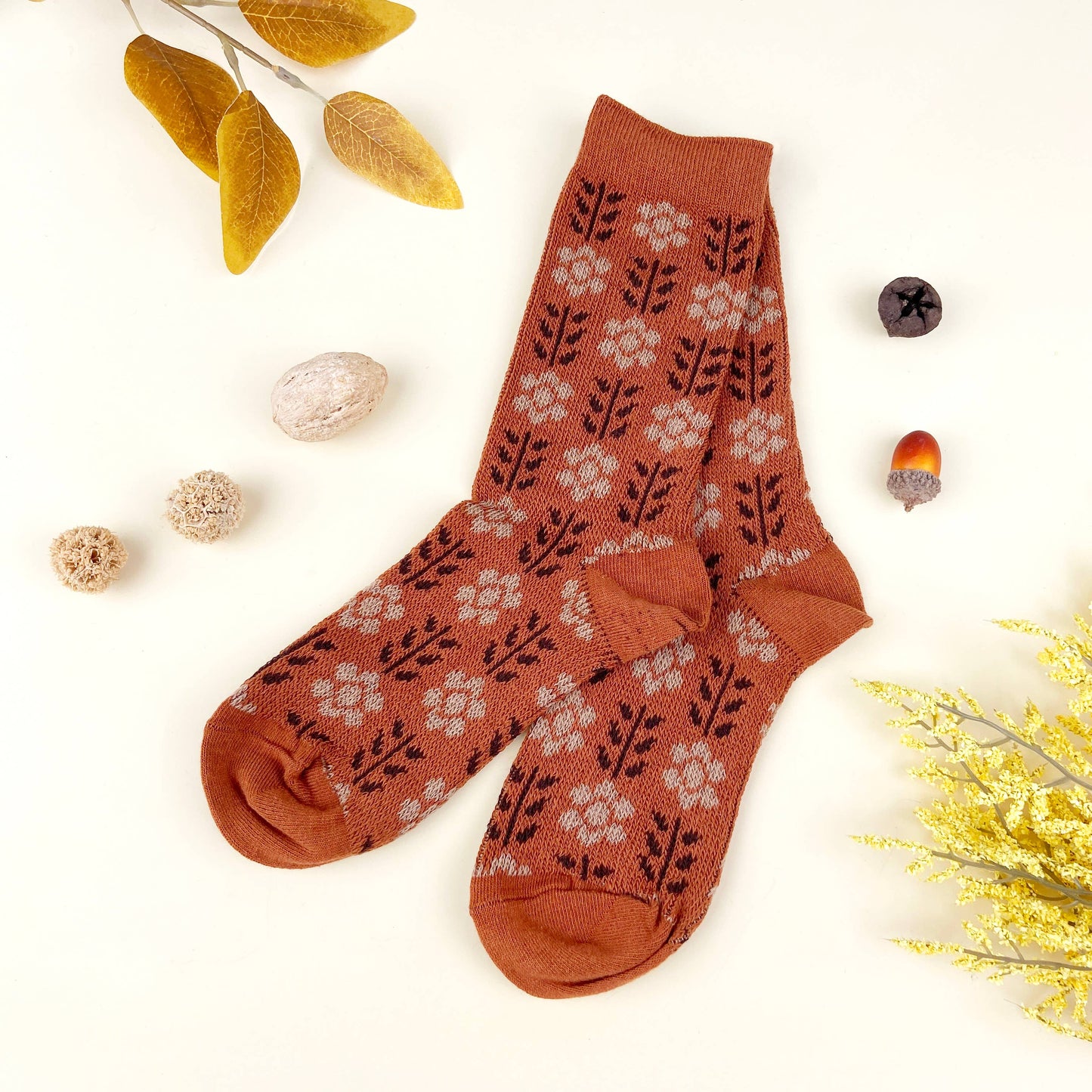 
                  
                    Combed Cotton British Retro Flowers Socks
                  
                