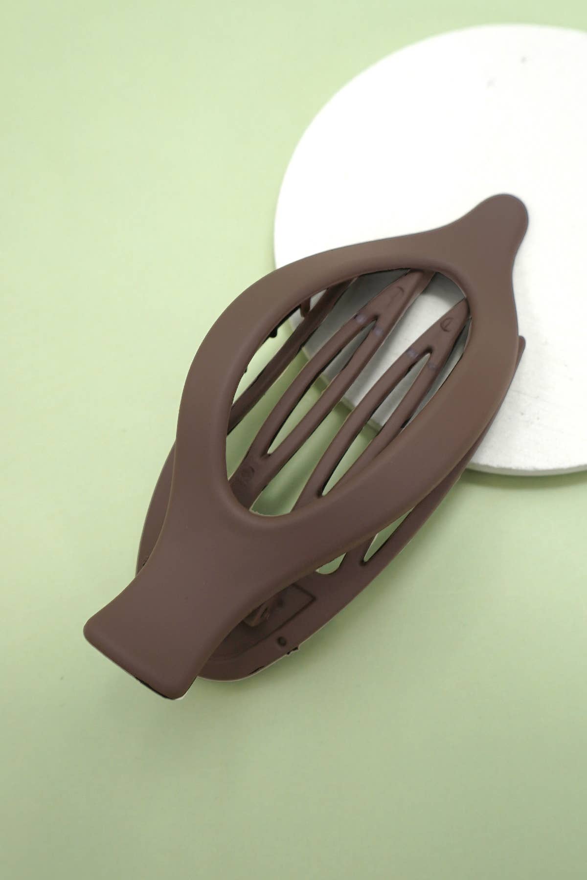 
                  
                    Leaf-Shaped Lay Flat Hair Claw
                  
                