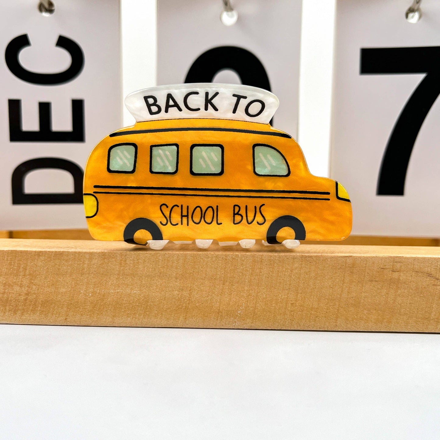 
                  
                    Cartoon School Bus Acrylic Hair Claw
                  
                