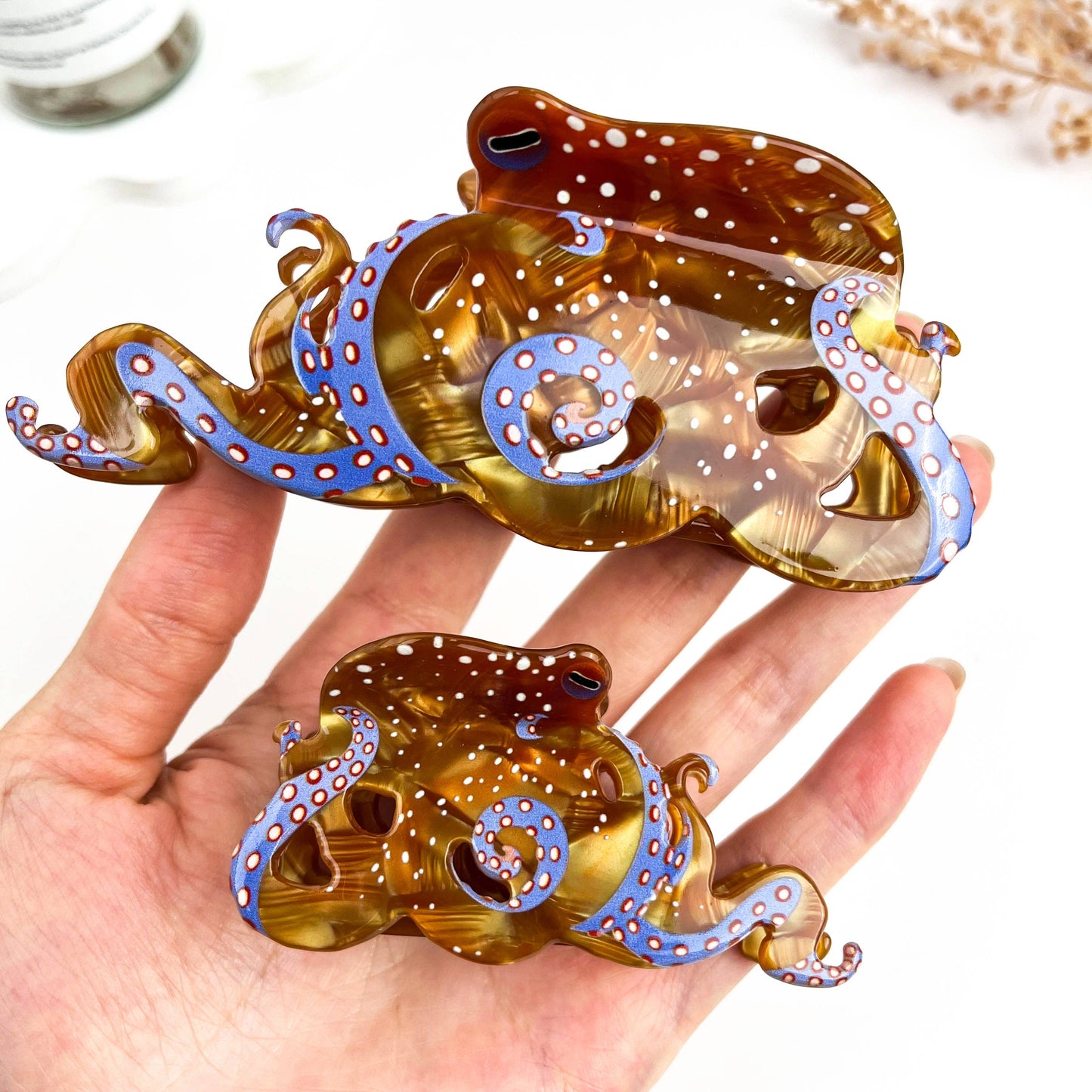 
                  
                    Octopus Hair Claw
                  
                