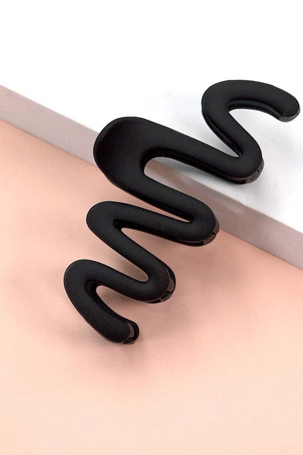 
                  
                    Matte Squiggle Claw
                  
                