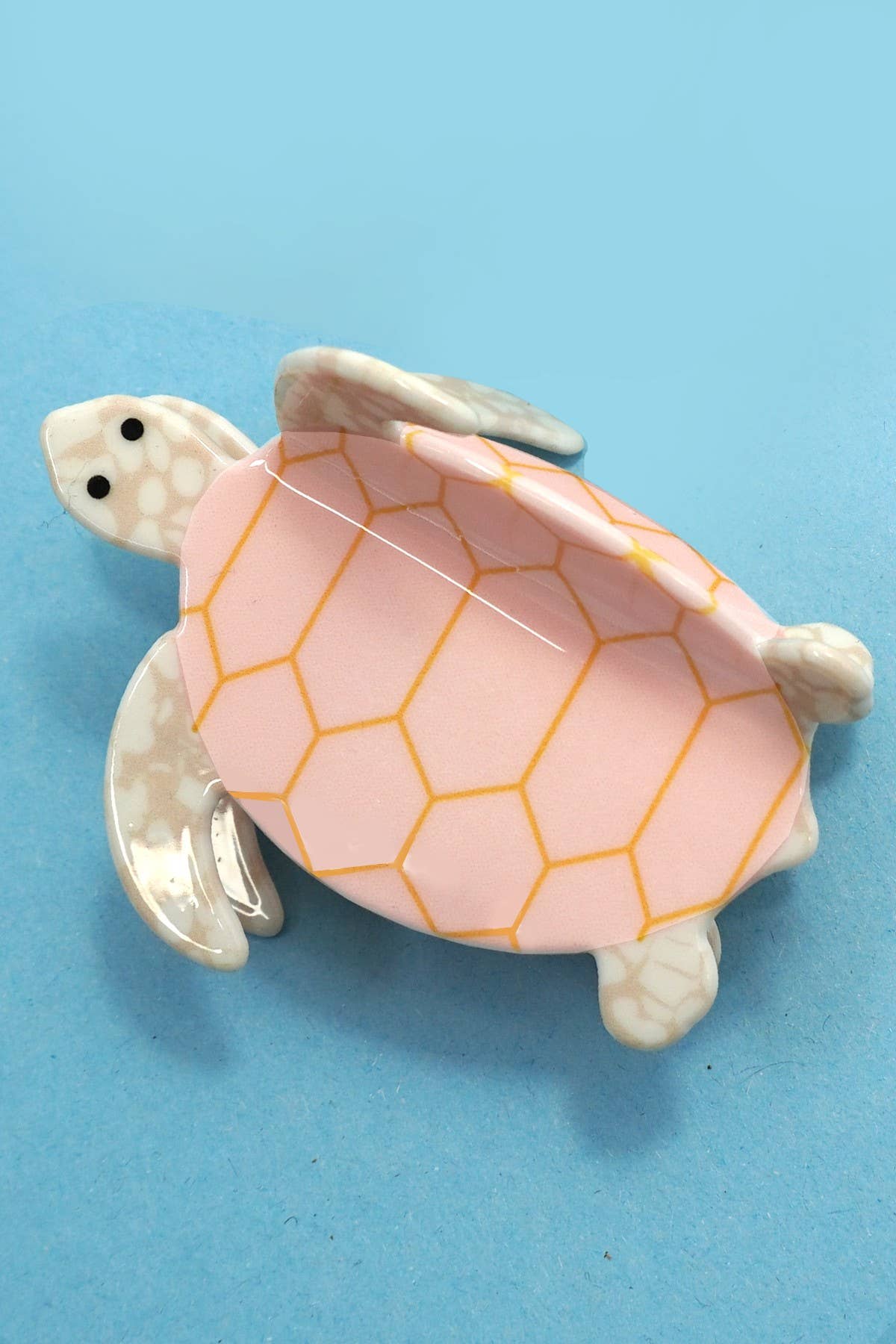 
                  
                    Pearly Sea Turtle Hair Claw
                  
                