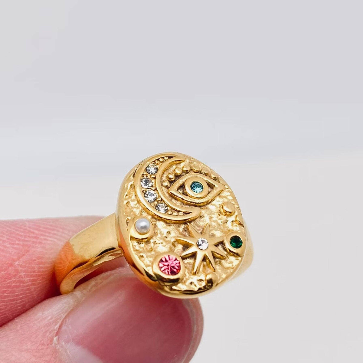 
                  
                    Mystics Zircon Inlaid Embossed Ring
                  
                