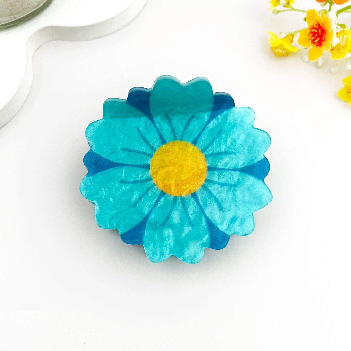 
                  
                    Full Blossom Hair Claw
                  
                