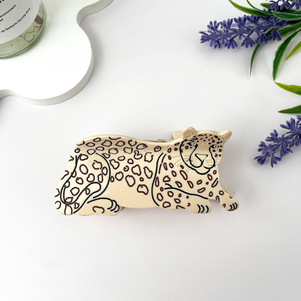 
                  
                    Lounging Leopards Hair Claw
                  
                