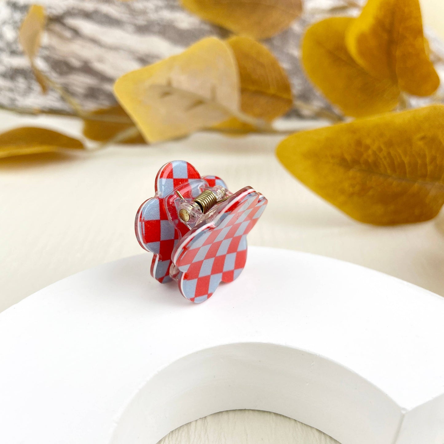 
                  
                    Mini Checkered Flower Hair Claw
                  
                