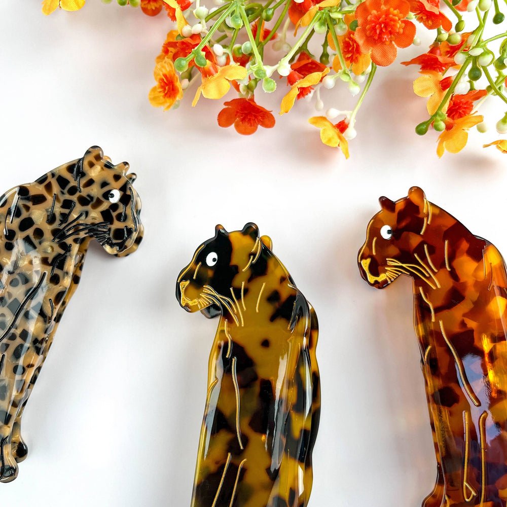 
                  
                    Jungle Cat Hair Claw
                  
                