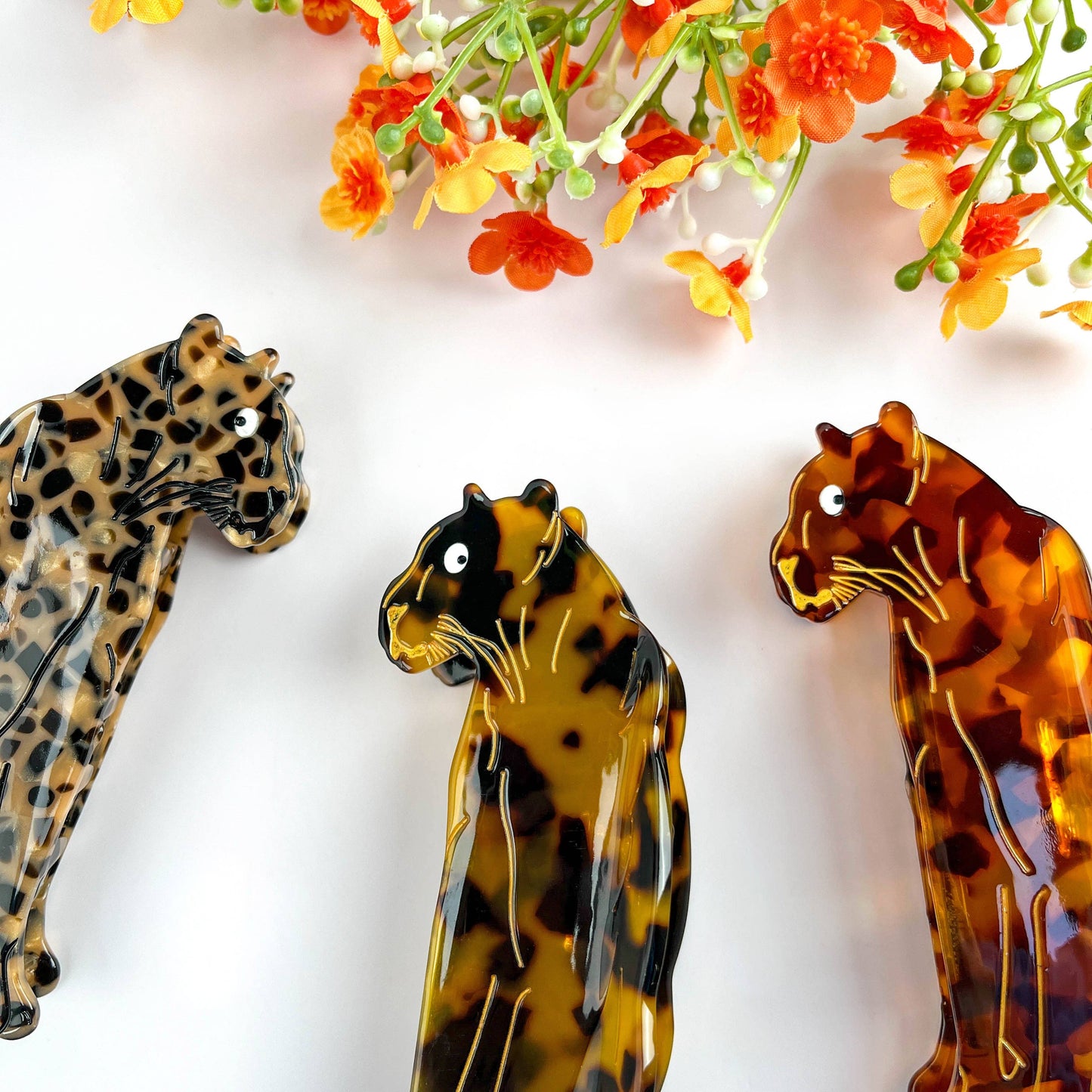 
                  
                    Jungle Cat Hair Claw
                  
                