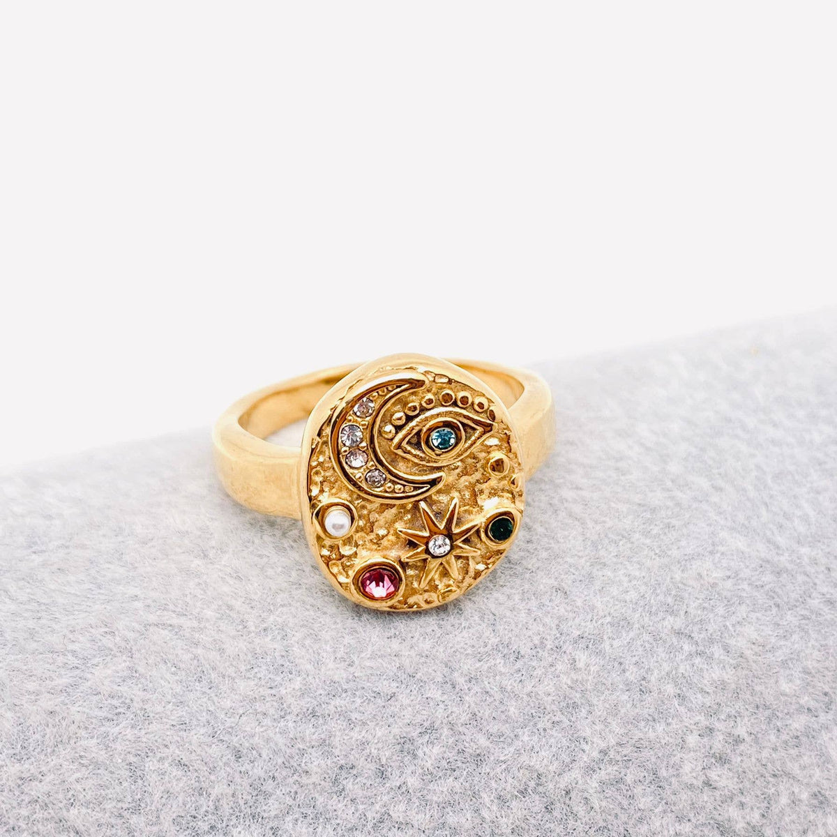 
                  
                    Mystics Zircon Inlaid Embossed Ring
                  
                