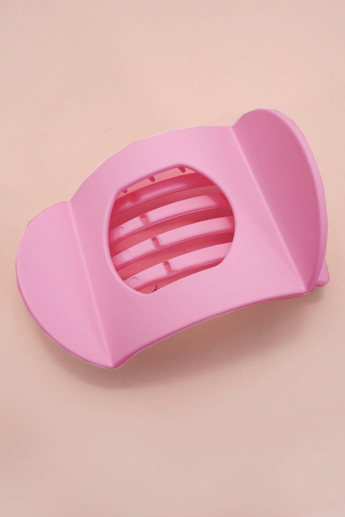 
                  
                    Matte Lay Flat Hair Claw
                  
                