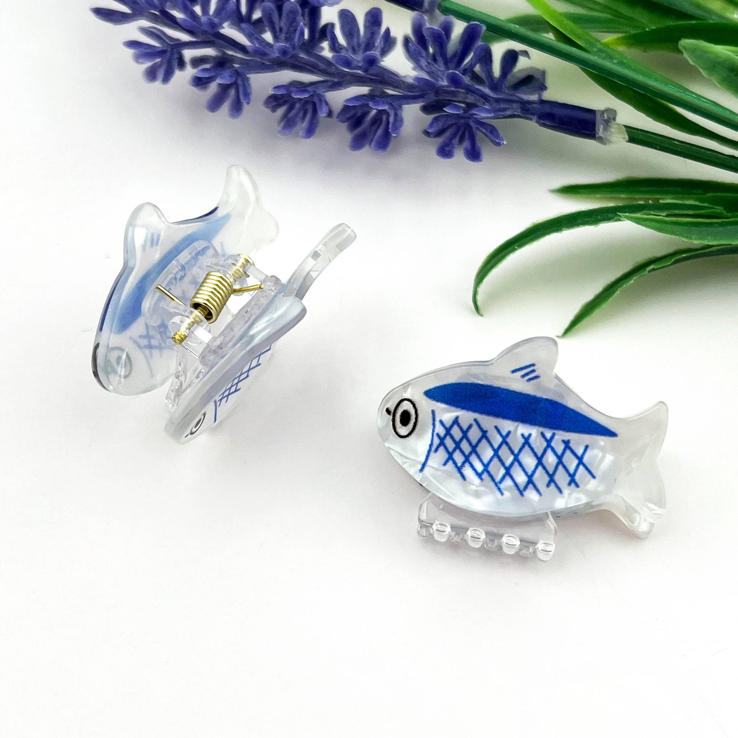 
                  
                    Mini Sardine Acrylic Hair Claw
                  
                