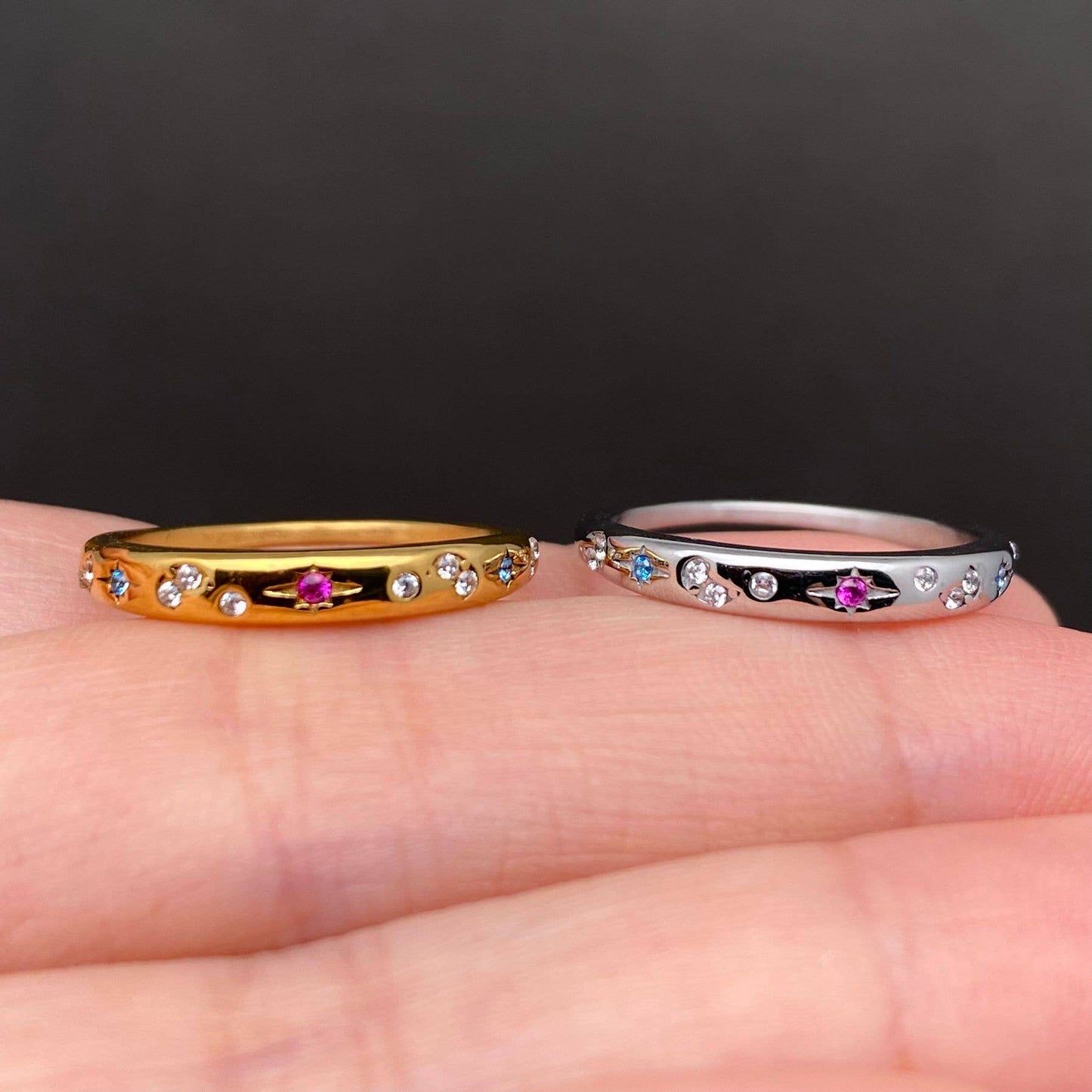 
                  
                    Colored Zircons Inlaid Star Ring
                  
                