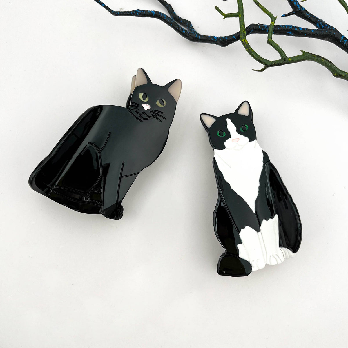 
                  
                    Sitting Cat Hair Claw
                  
                