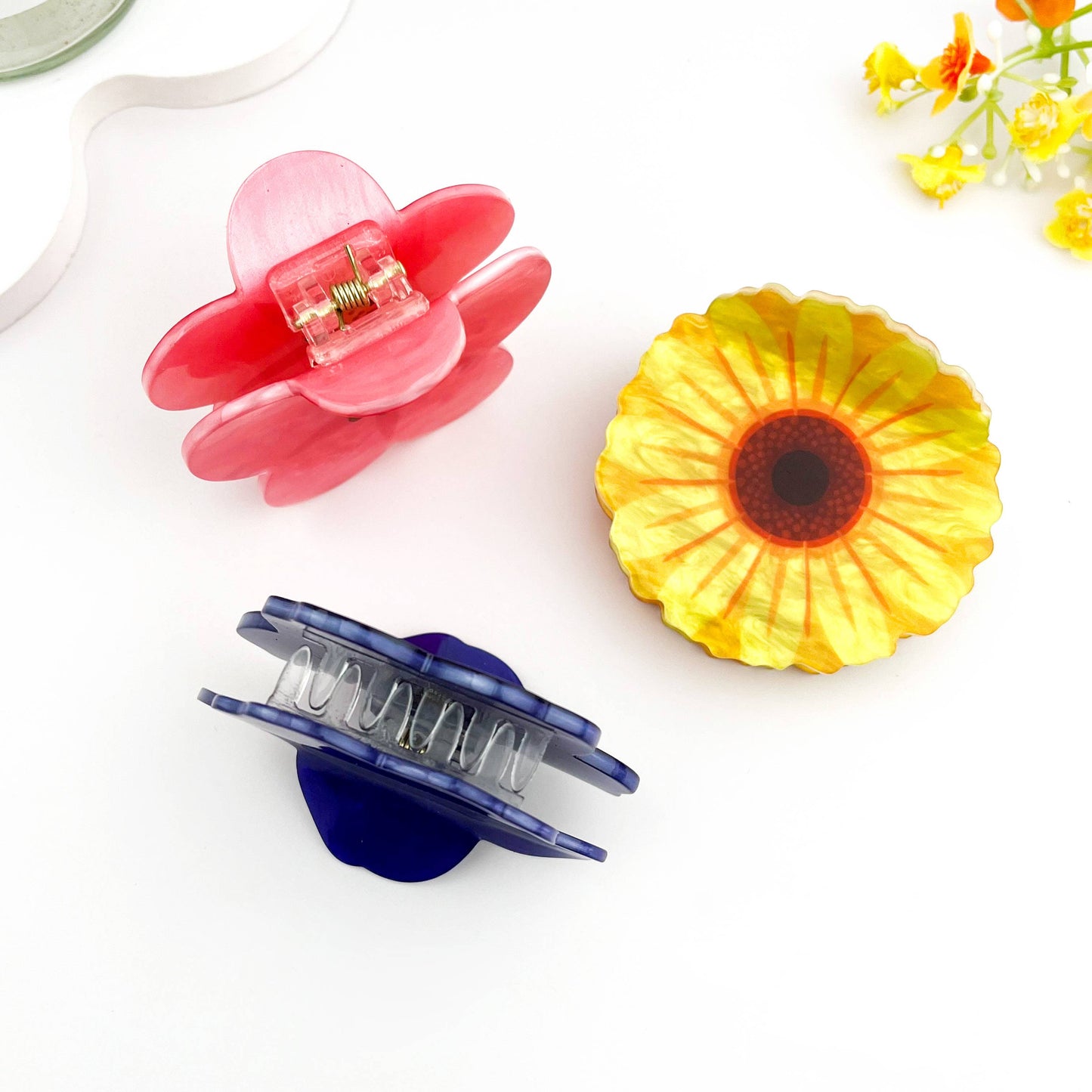 
                  
                    Full Blossom Hair Claw
                  
                