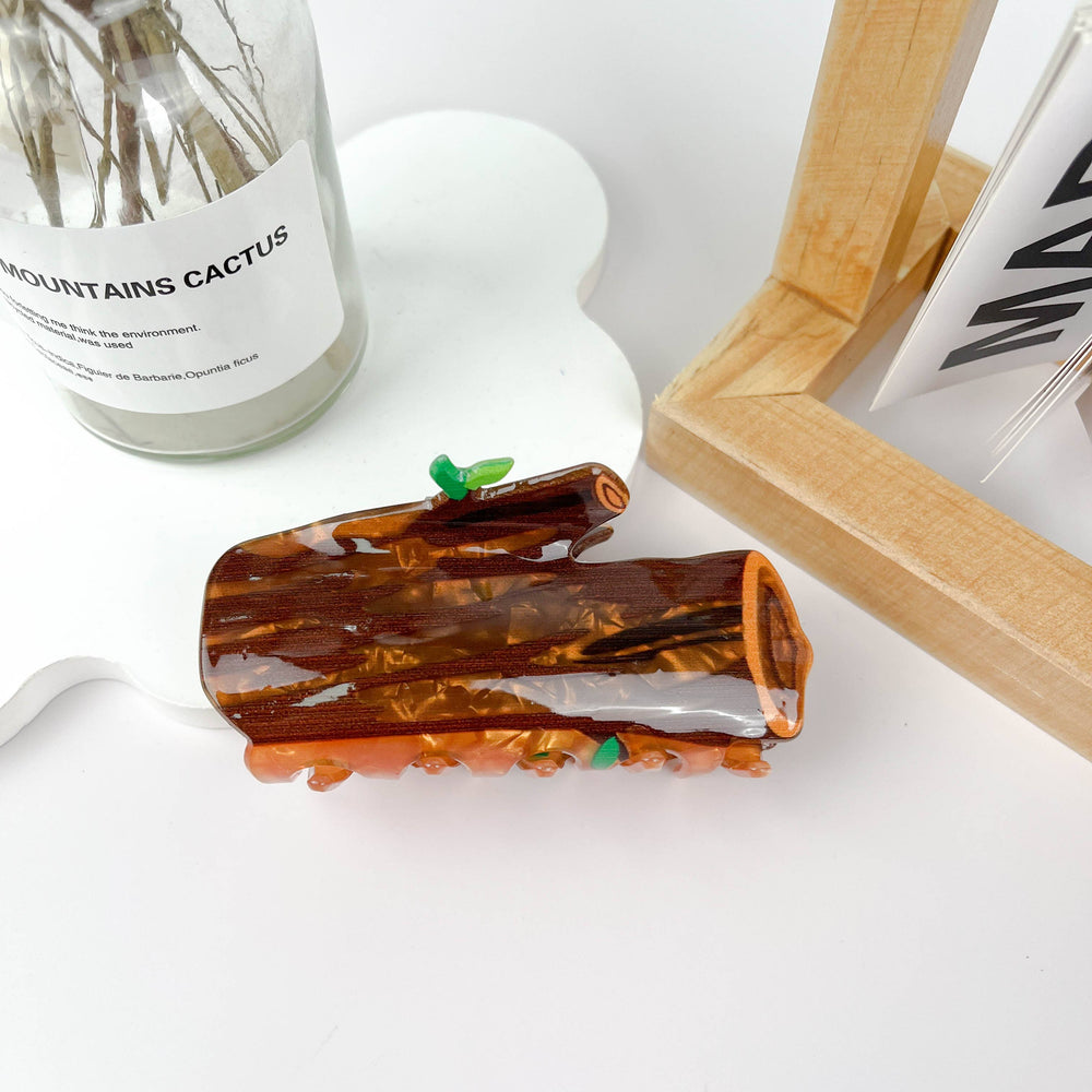 
                  
                    Pearly Squirrel Hair Claw
                  
                