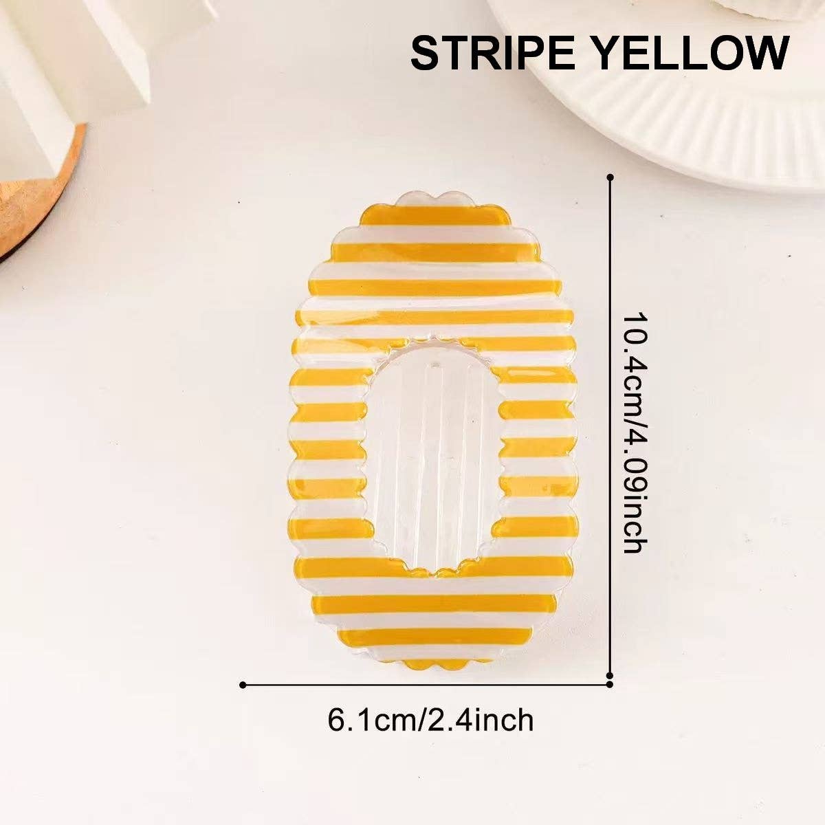 
                  
                    Scalloped Edge Flat Oval Hair Claw
                  
                