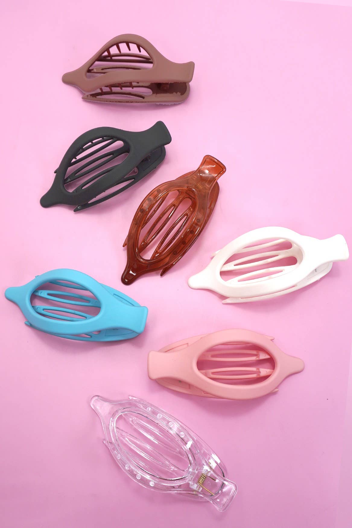
                  
                    Leaf-Shaped Lay Flat Hair Claw
                  
                