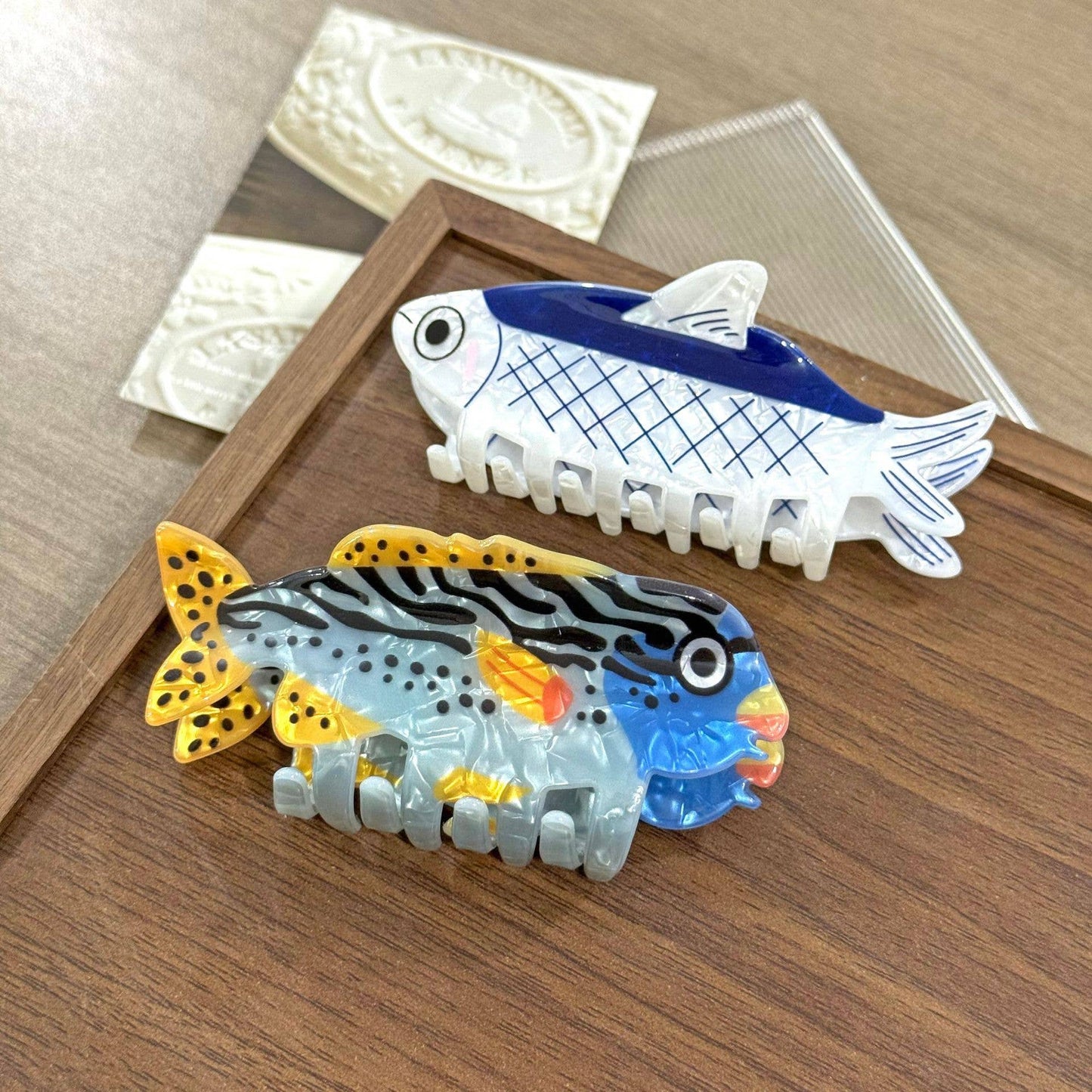 
                  
                    Sardine Hair Claw
                  
                