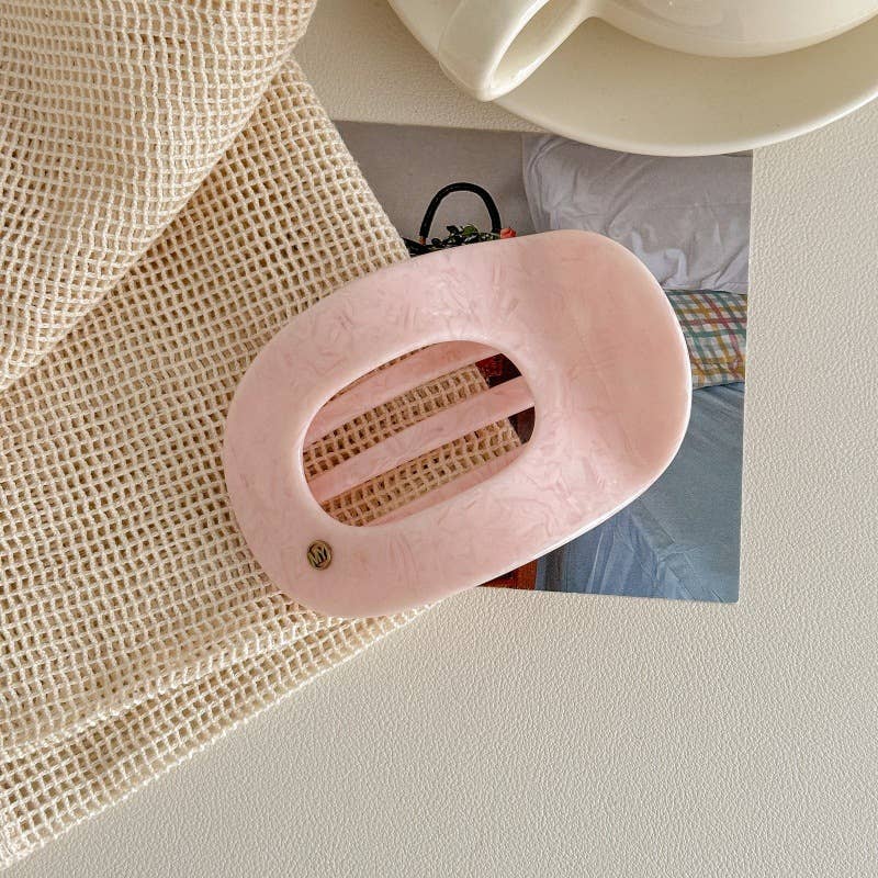
                  
                    Marbled Oval Flat Hair Claw
                  
                