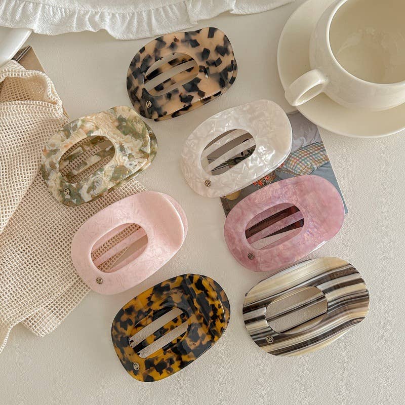 
                  
                    Marbled Oval Flat Hair Claw
                  
                