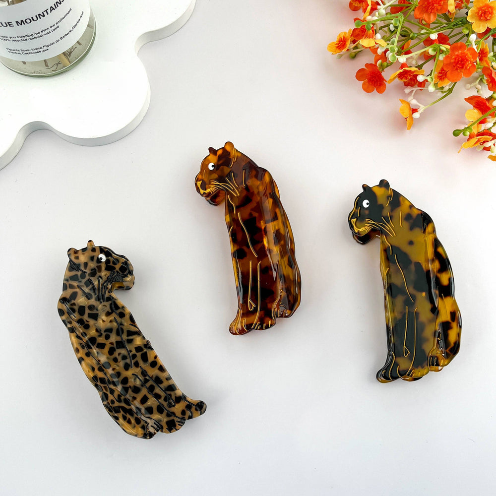 
                  
                    Jungle Cat Hair Claw
                  
                