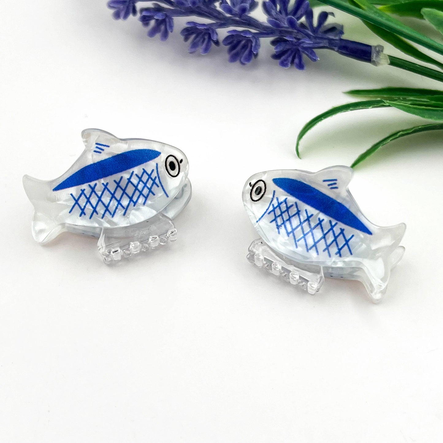 
                  
                    Mini Sardine Acrylic Hair Claw
                  
                